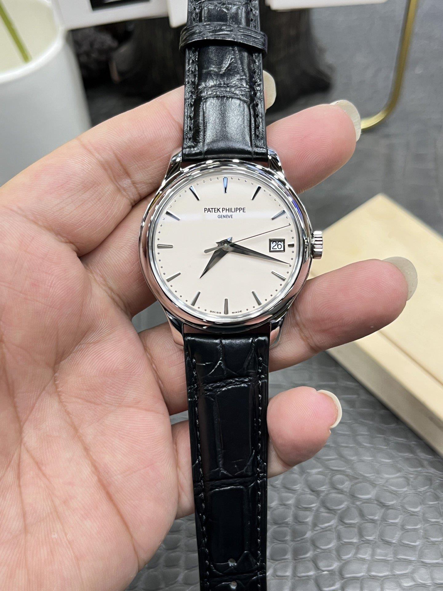 パテックフィリップ カラトラバ 5227 スーパーコピー 最高級レプリカ時計 日本代引き購入可 1137886923