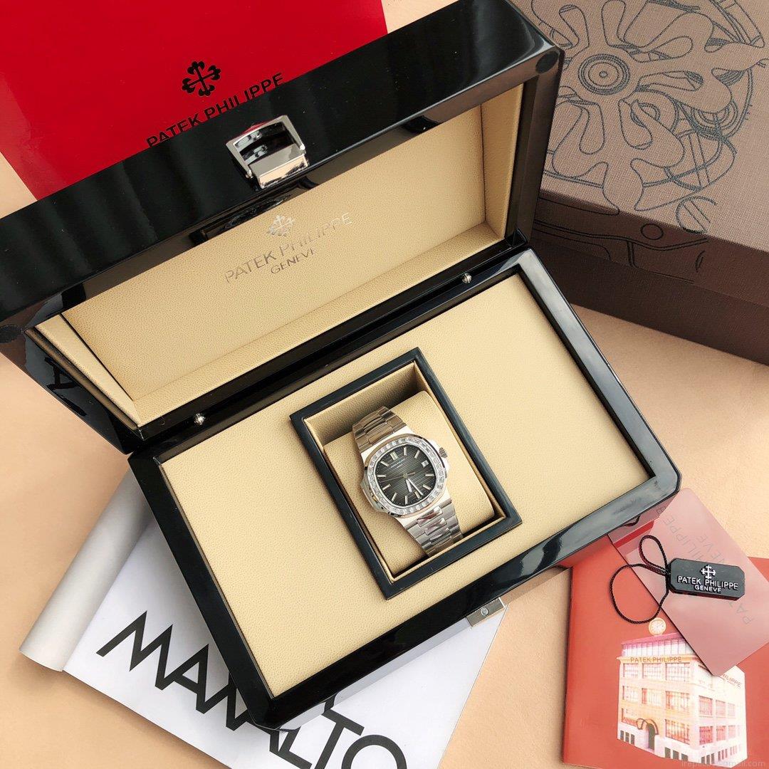 PATEK PHILIPPE Nautilus 5711A スーパーコピー 時計 最高級 レプリカ 代引き購入可能 1124551300