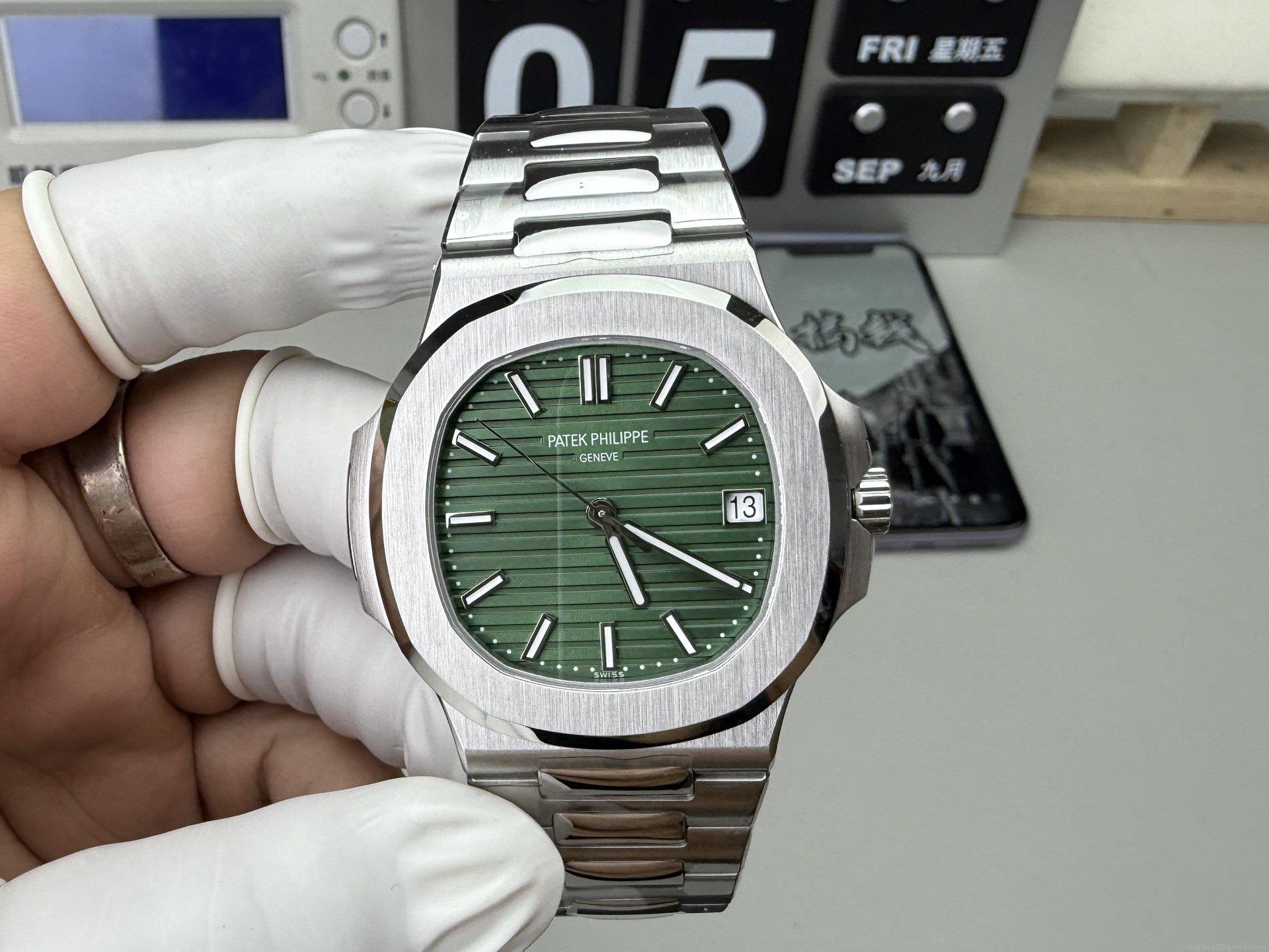 Patek Philippe Nautilus 5711 スーパーコピー 時計 最高級 レプリカ 時計 日本向け 1129268488